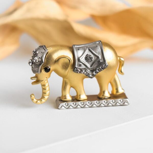 Брошь Слон матовый золото-серебряный 2.5см х 4см х 1.4см 4687430